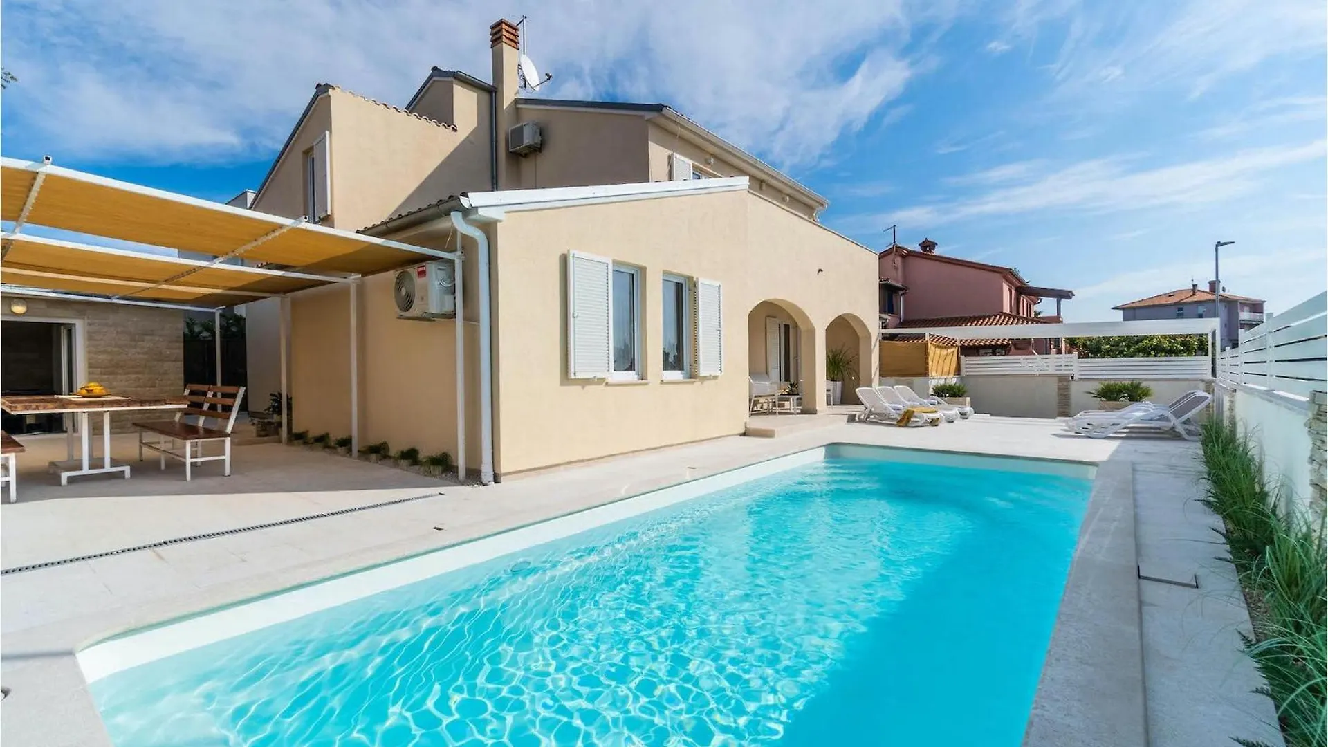 Villa Ostone Pula 0*,  Croatia